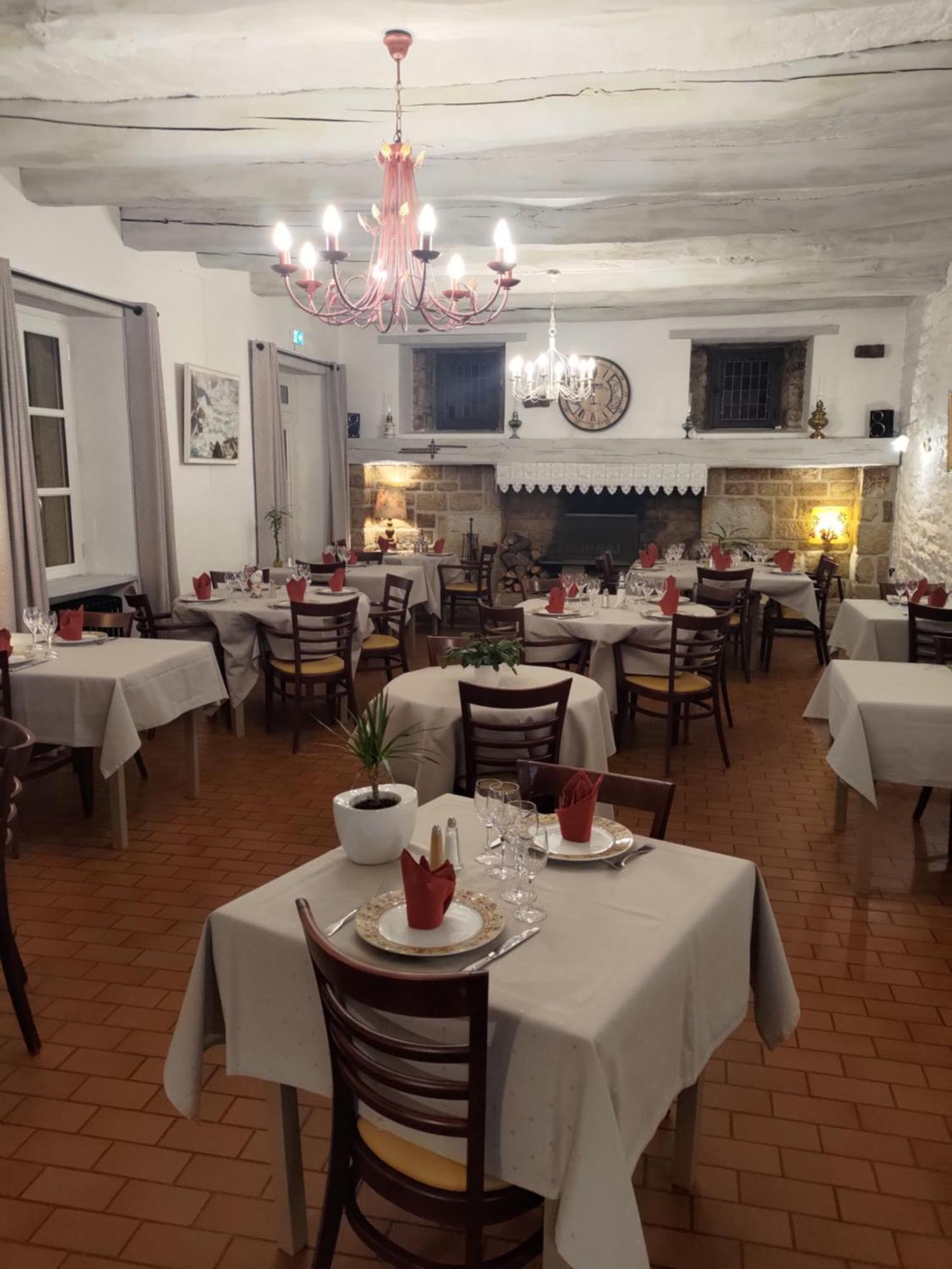 Logis Hotel Et Restaurant Auberge Le Ratelier Carnac Esterno foto